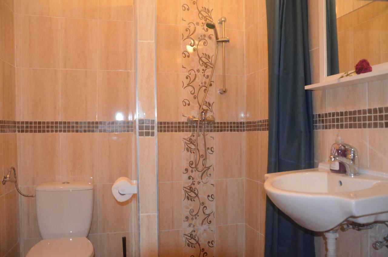 No. 11 Apartment With 2 Bathrooms Next To Railway Station Budapest Exteriör bild