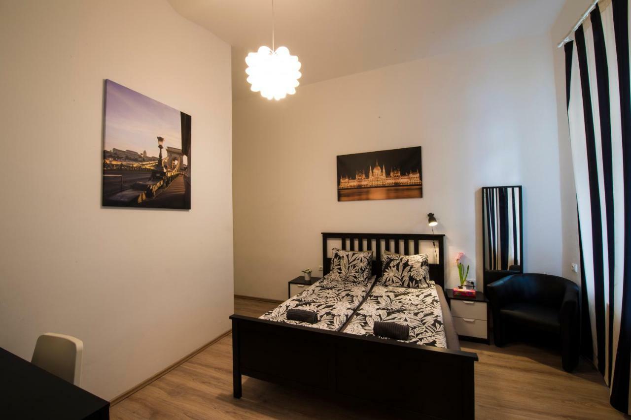 No. 11 Apartment With 2 Bathrooms Next To Railway Station Budapest Exteriör bild