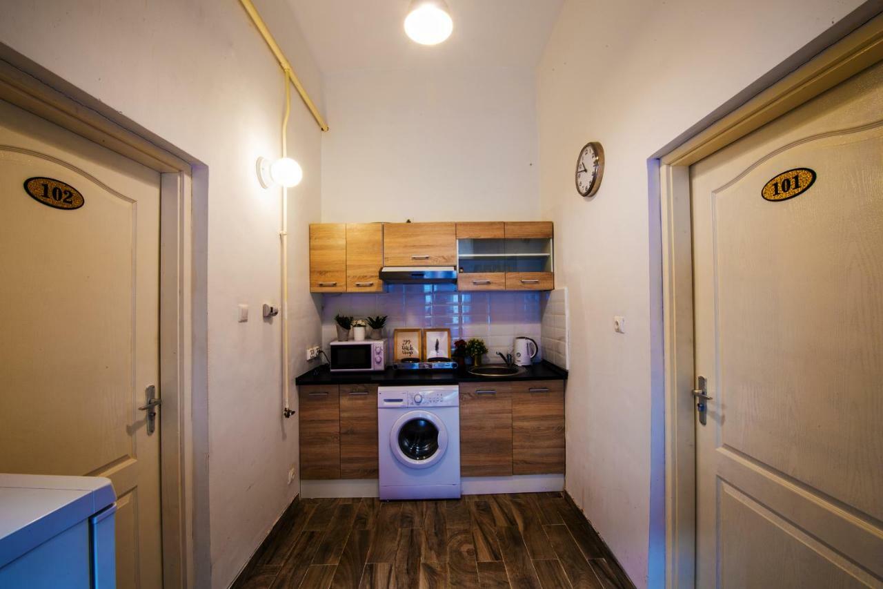 No. 11 Apartment With 2 Bathrooms Next To Railway Station Budapest Exteriör bild